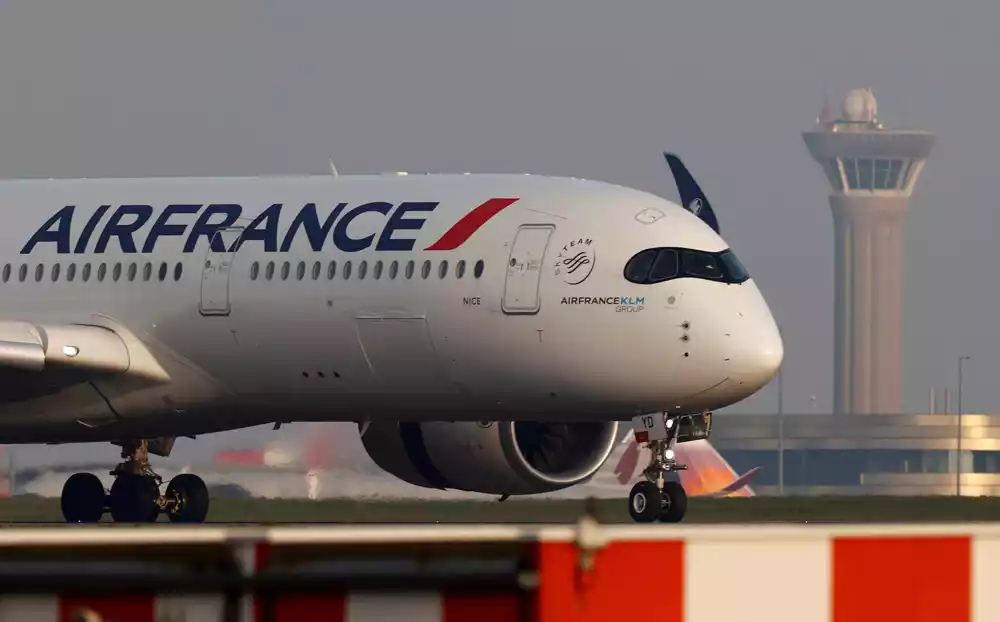 Na dva važna aerodroma u Francuskoj 20 odsto letova za naredne dane biće otkazano zbog štrajka