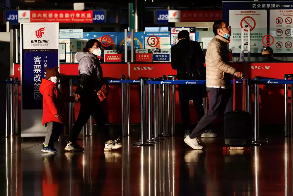 Francuska produžava obavezne testove na COVID za kineske putnike do 15. februara