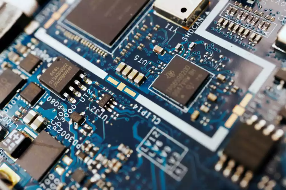 Japan i Holandija će se pridružiti SAD u ograničavanju izvoza opreme za čipove u Kinu