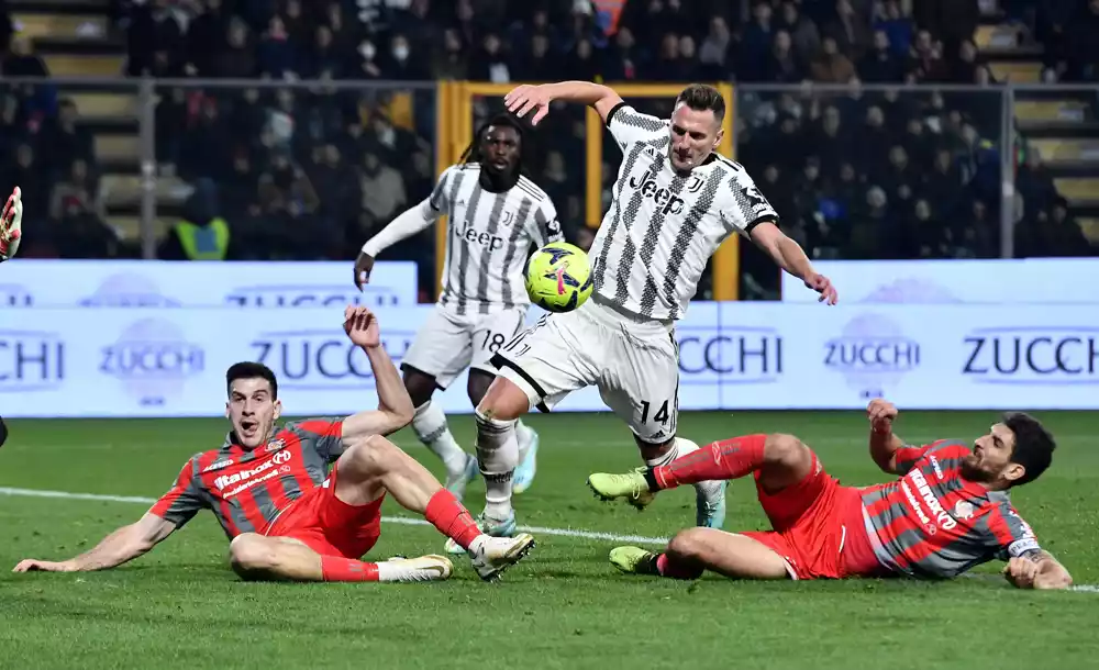 Tri boda Juventusu