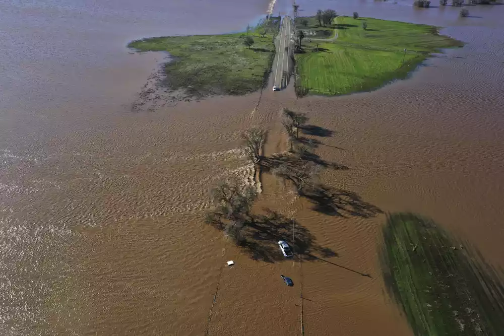 Kalifornija pazi na poplave nakon snažne oluje