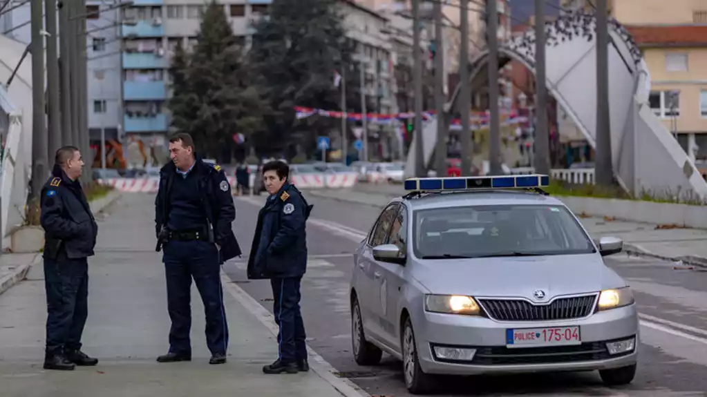 Na severu Kosova pucano na vozilo kosovske policije