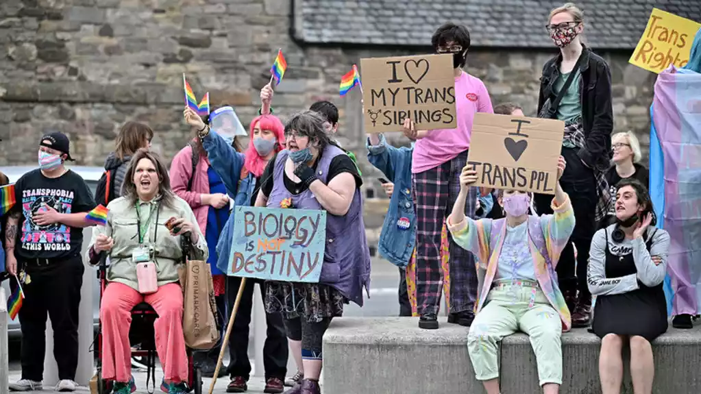 London je stavio veto na novi zakon Škotske o transrodnim osobama