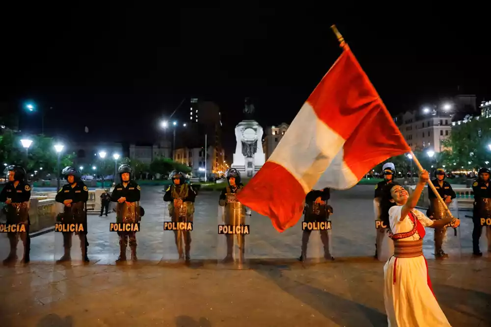 Peru produžio vanredno stanje u gradovima pogođenim protestima