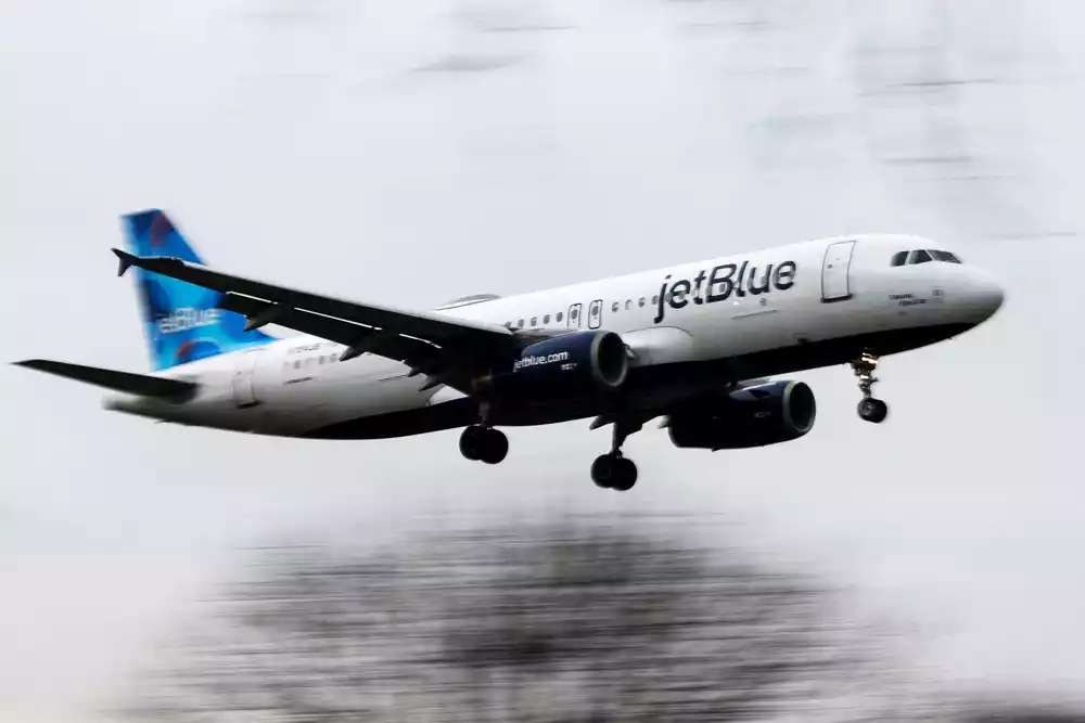 JetBlue pilot sprečio potencijalni sudar na sletanju u Boston