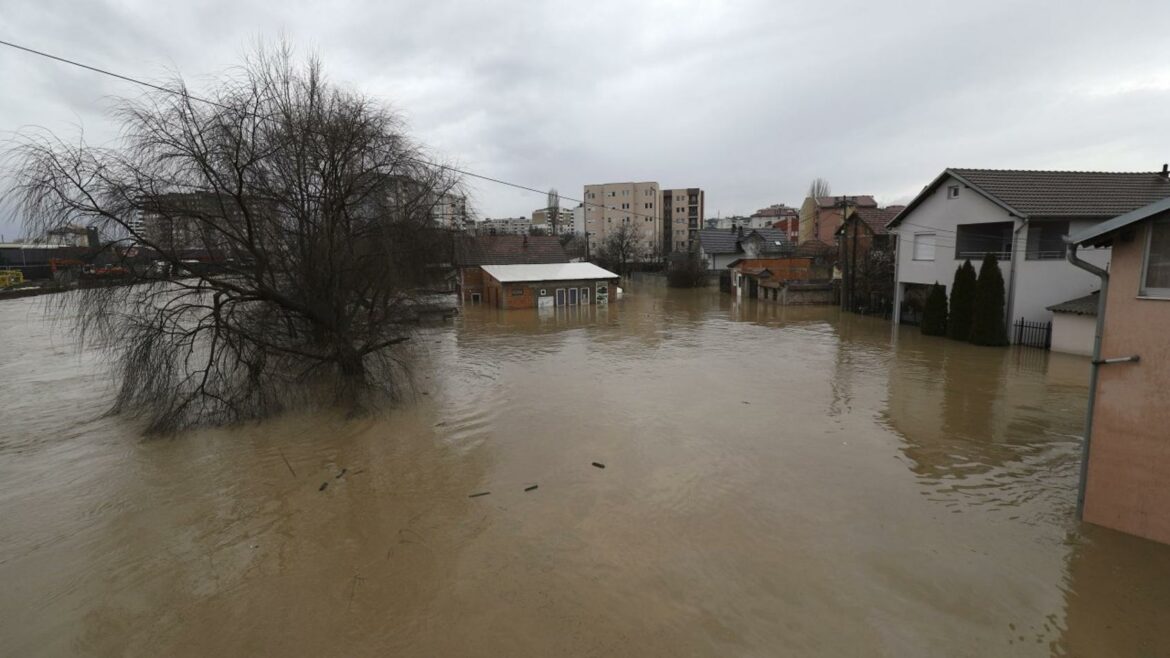 Nivo Toplice u opadanju, u Kuršumliji se očekuje stabilizacija vodosnabdevanjem