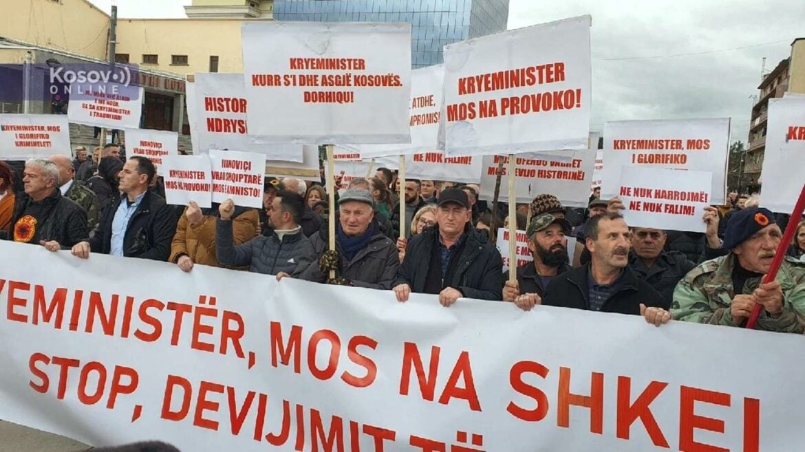 Protest pripadnika OVK u Prištini zbog Kurtijevih navoda o ubistvu Olivera Ivanovića