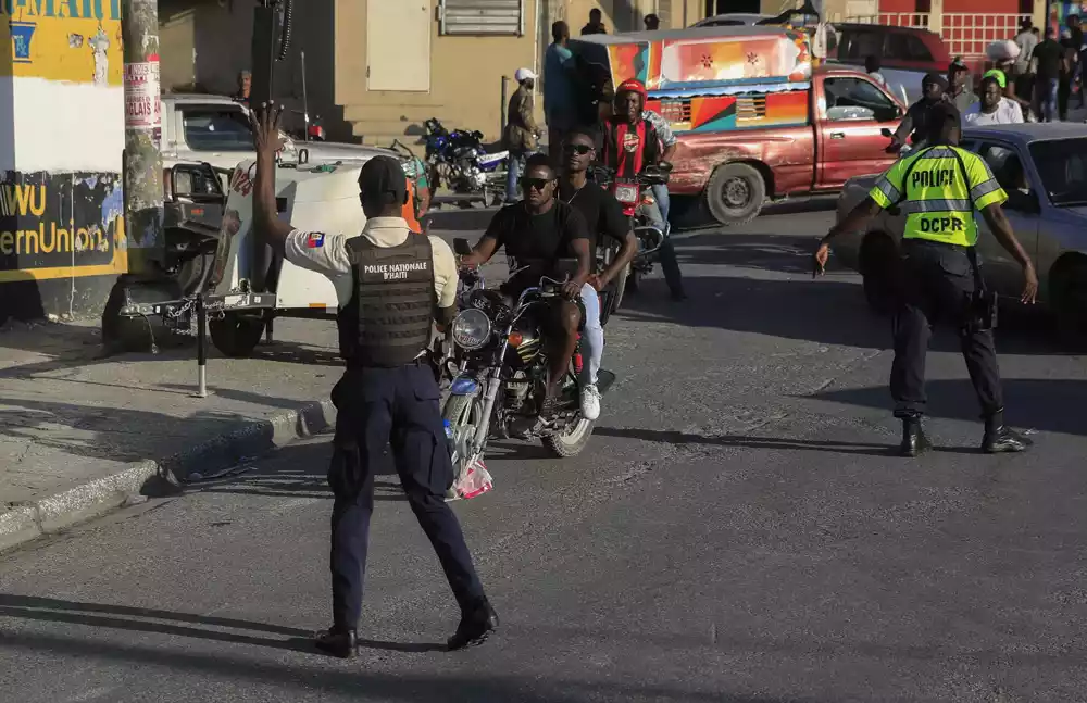 Protest pobunjenika haićanske policije parališe Port-o-Prens