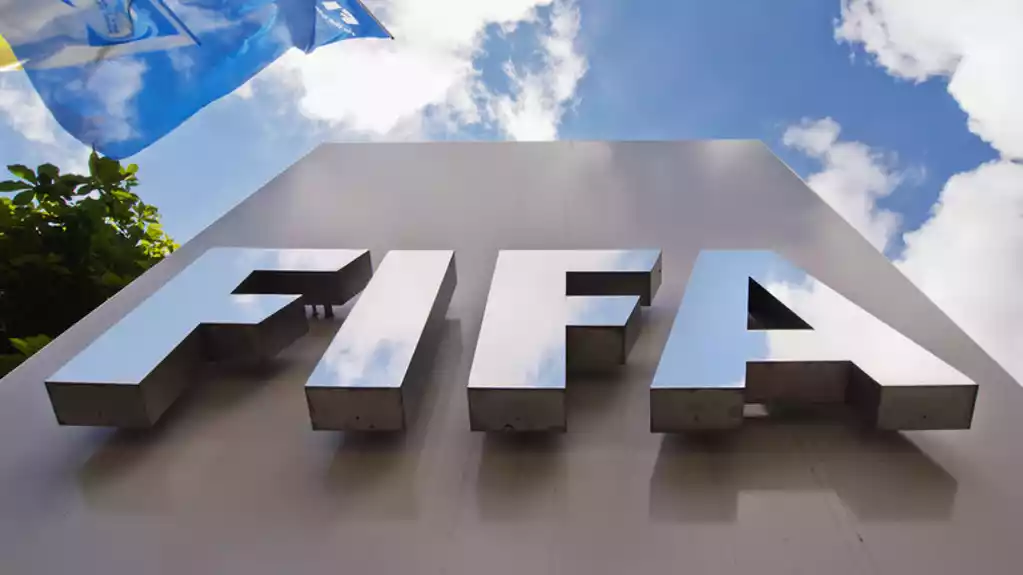 FIFA kaznila Srbiju sa 50.000 franaka zbog navijača