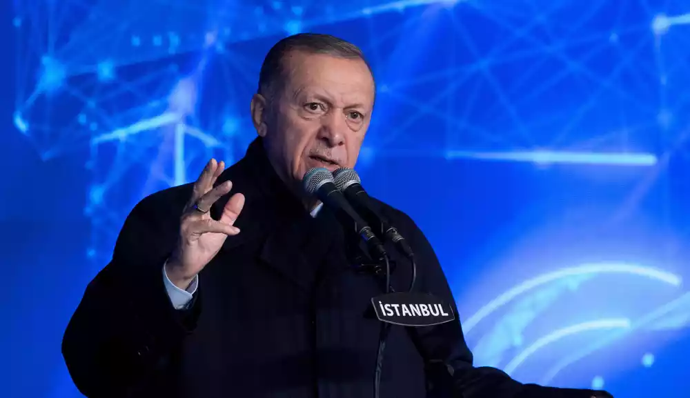 Erdogan je potvrdio da će izbori u Turskoj biti održani mesec dana ranije nego što je planirano