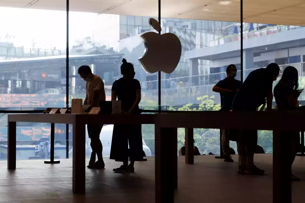 Tržišna vrednost kompanije Apple pala je ispod 2 biliona dolara prvi put od 2021.