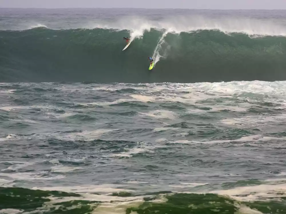 Veliki talasi koji će obezbediti legendarno takmičenje u surfovanju na Havajima The Eddie