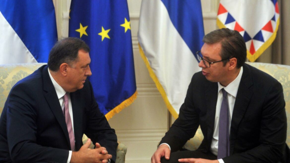 Vučić upoznao Dodika sa situacijom na KiM, najavio posetu Republici Srpskoj