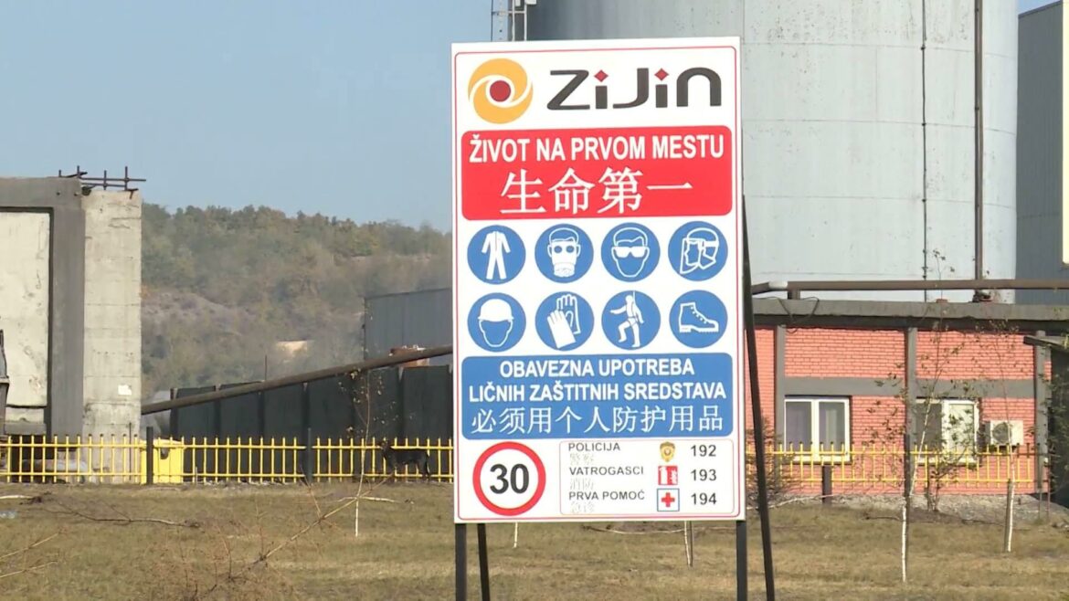 Radnici Ziđina blokirali ulaz u fabriku