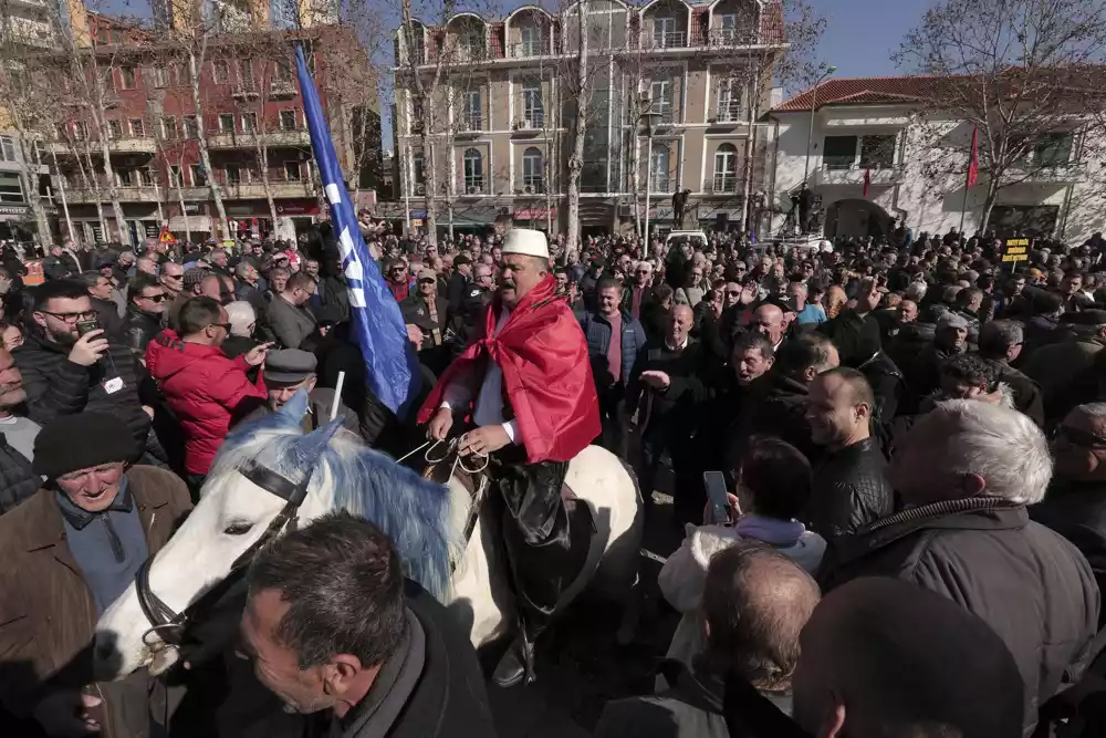 Albanska opozicija ometa rad parlamenta