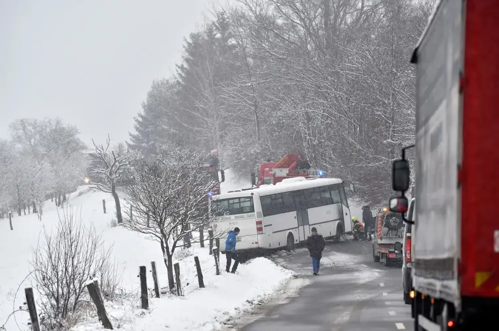 Autobus se prevrnuo u Hrvatskoj, jedna osoba nastradala