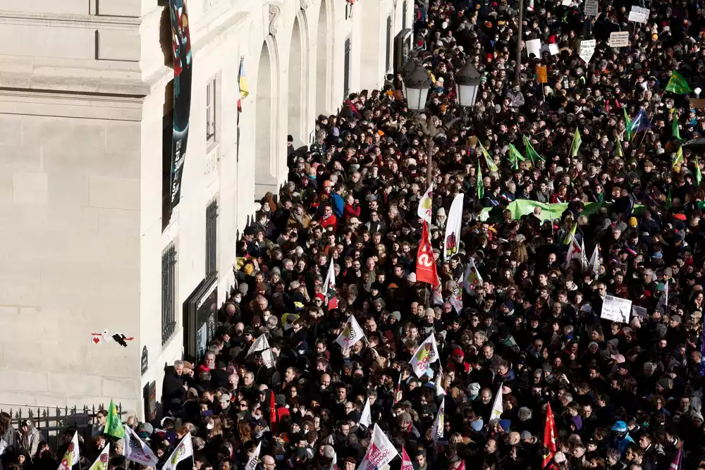 Francuski premijer nudi da se prilagodi reforma penzija