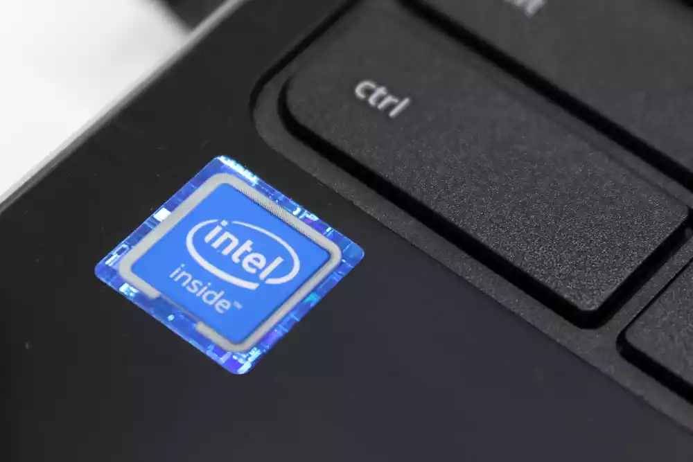 Intel smanjuje plate zaposlenih i izvršnih direktora