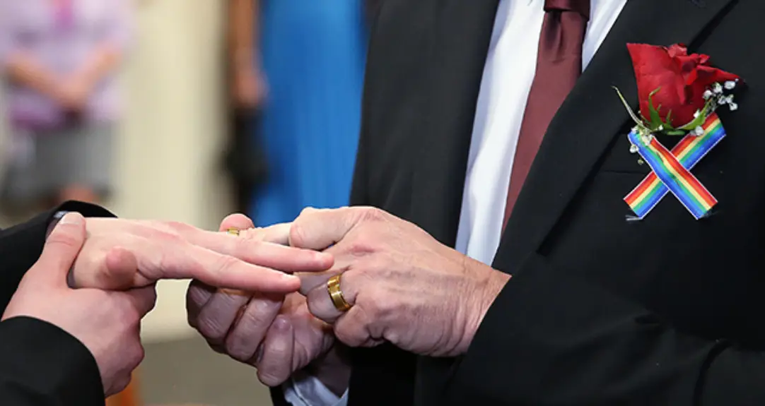 Engleska crkva odobrila blagoslov za istopolne parove