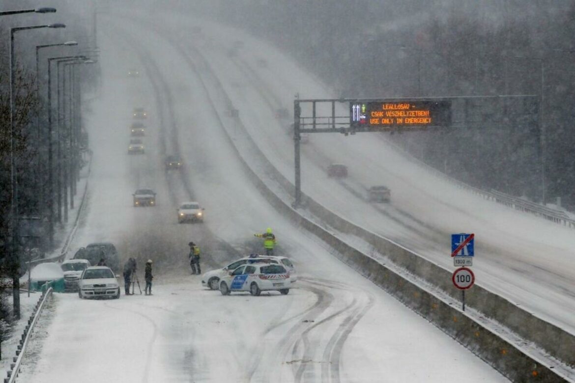 Sneg zavejao i region, u Zagrebu razoran vetar