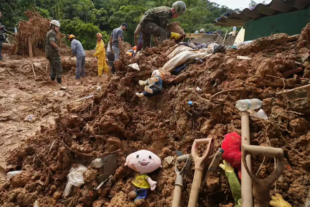 Poplave u Brazilu ostavljaju preživjele da se bore za zalihe