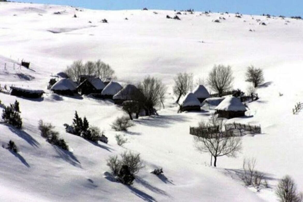 Smetovi na planinama, u Trgovištu vanredna situacija, Crna Trava i dalje zavejana