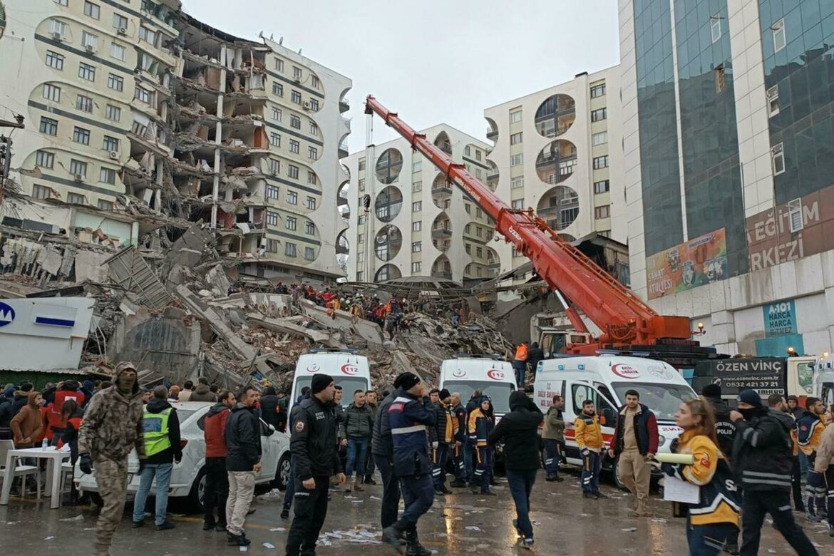 Učenici iz Severne Makedonije i državljanka Hrvatske povređeni u Turskoj, državljanin BiH ispod ruševina