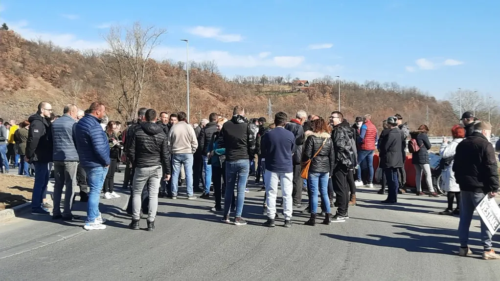 Nova blokada puta u Pakovraću, meštani nezadovoljni eksproprijacijom