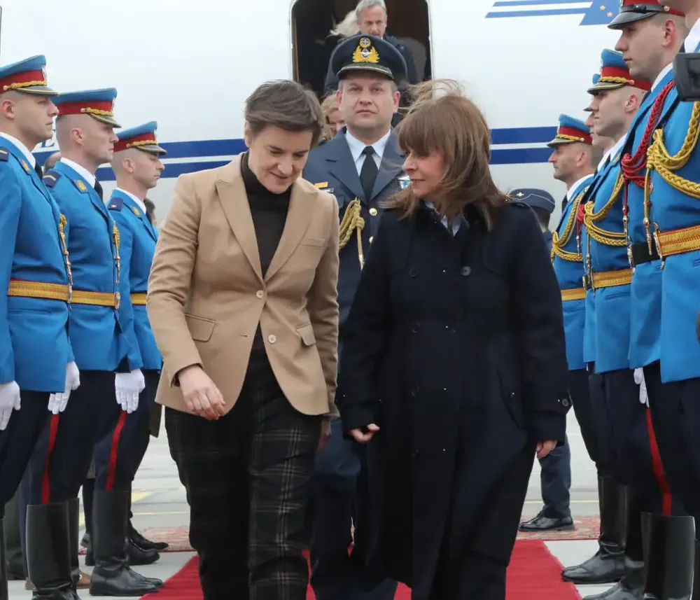 Predsednica Grčke stigla u Beograd: Na aerodromu je dočekala Ana Brnabić