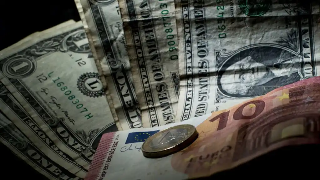 ASEAN želi da izbaci dolar i evro