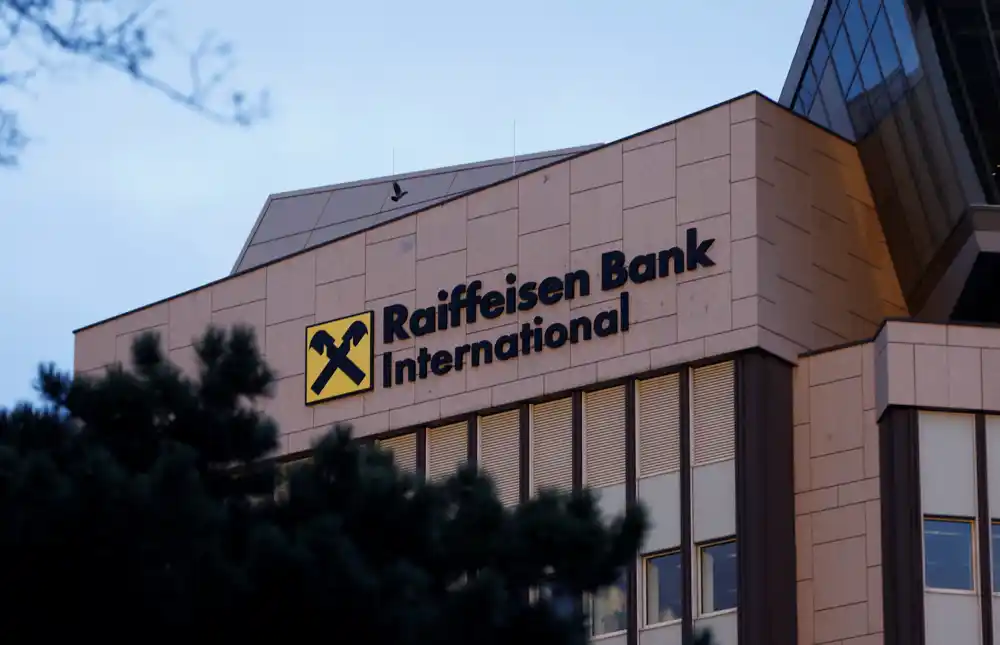 ECB vrši pritisak na Raiffeisen banku da napusti Rusiju