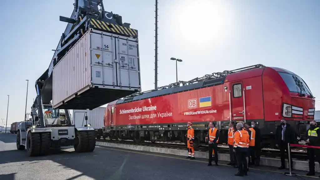 Nemačka železnica ukida besplatan transport ukrajinske pomoći