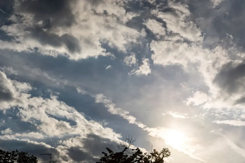 Danas promenljivo oblačno, temperatura do 15 stepeni