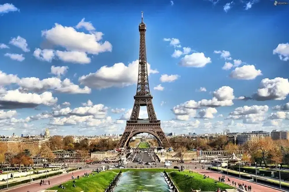 U Parizu još jedna Ajfelova kula – Ajfela