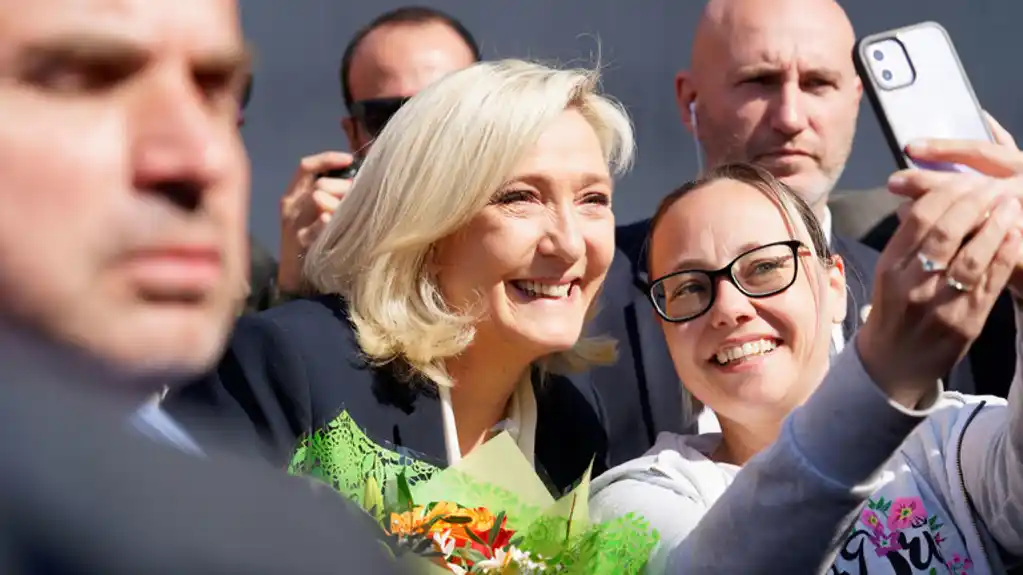 Le Pen komentariše odluku Makrona da sprovede penzione reforme