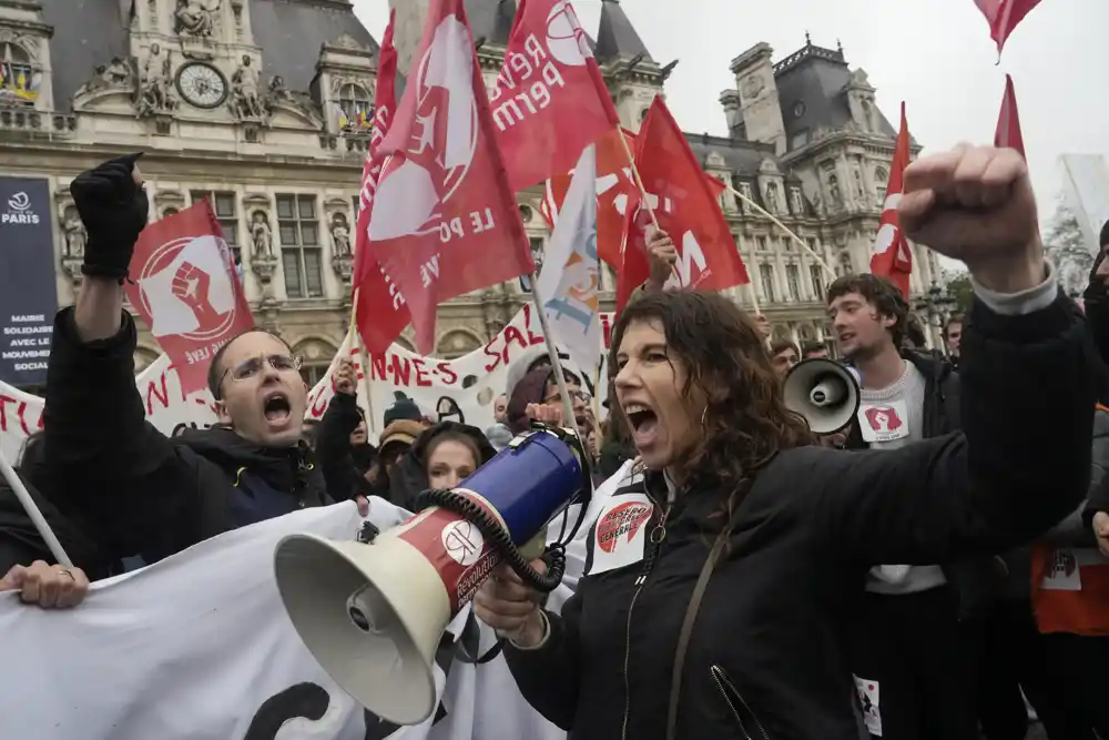 Makronova nova starosna granica za penziju prevazilazi poslednju prepreku usred protesta