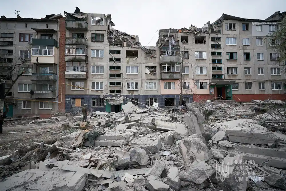Osam mrtvih, 21 ranjen u ruskom napadu na grad na istoku Ukrajine