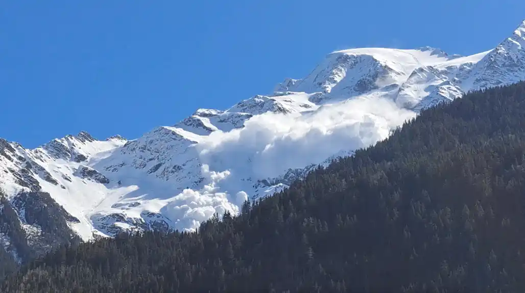 U švajcarskim Alpima poginulo šestoro alpinista