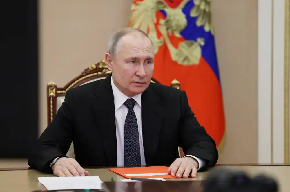 Putin se sastao sa kineskim ministrom odbrane, pozdravio vojnu saradnju