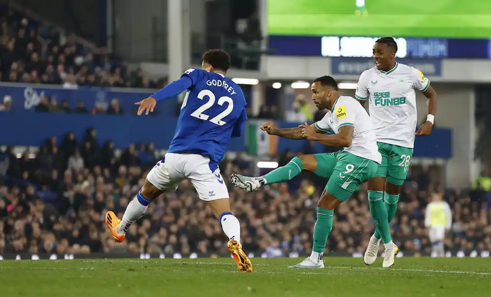 Njukasl ubedljivo savladao Everton sa 4-1