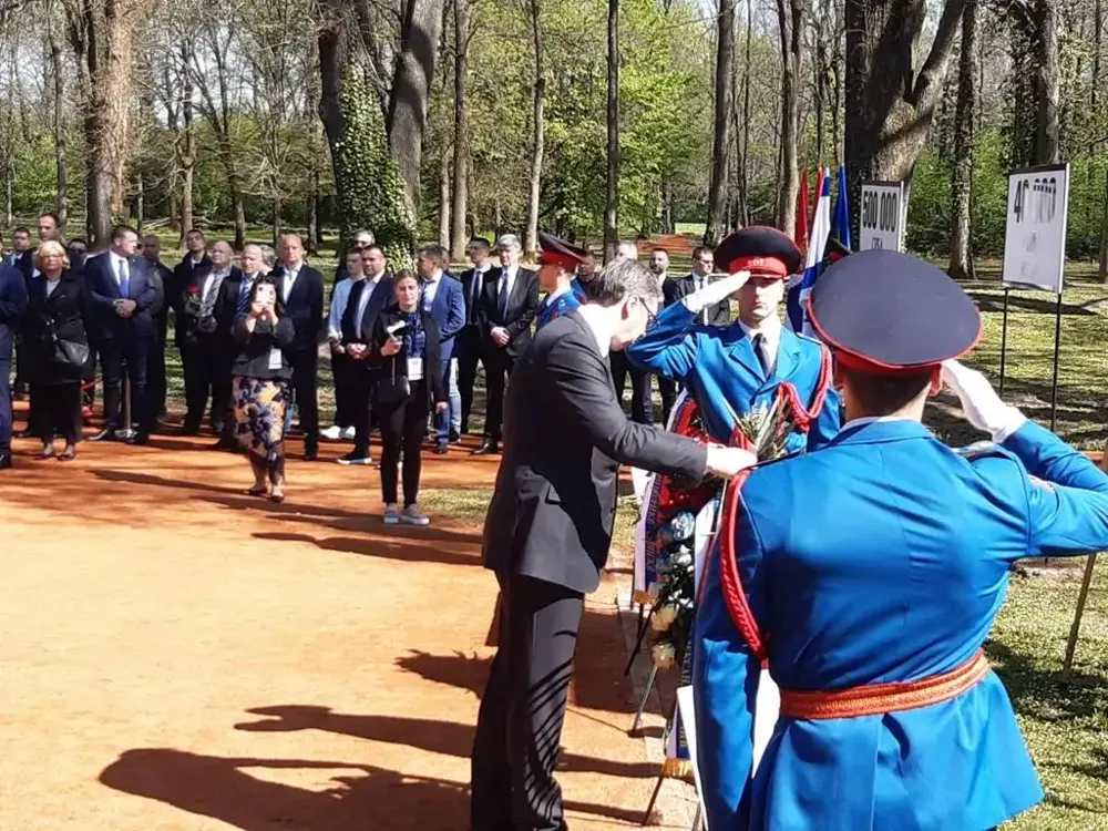 Vučić položio venac u Donjoj Gradini