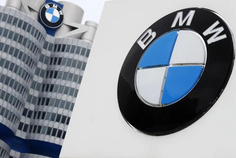 Šef kompanije BMW: EU mora preispitati zabranu novih automobila na benzin i dizel od 2035