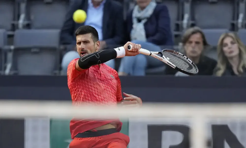 Novak Masters u Rimu počeo trijumfom nad Ečeverijem