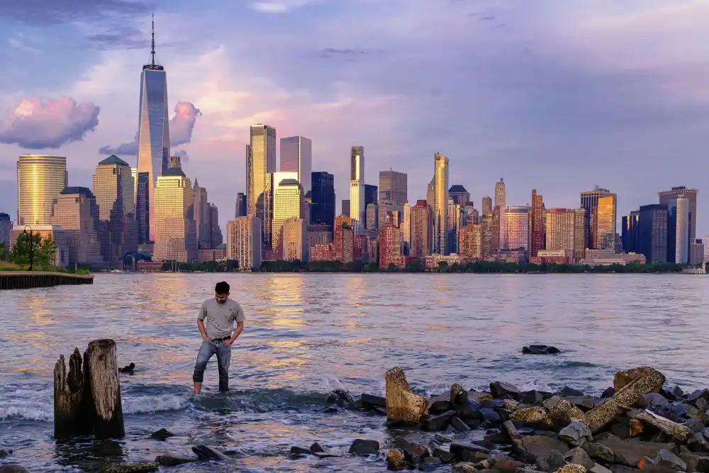 Dok rastući okeani prete Njujorku, studija dokumentuje još jedan rizik: grad tone