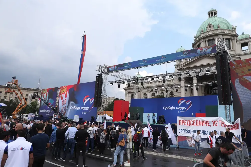 Blokiran saobraćaj u centru Beograda, zbog skupa SNS