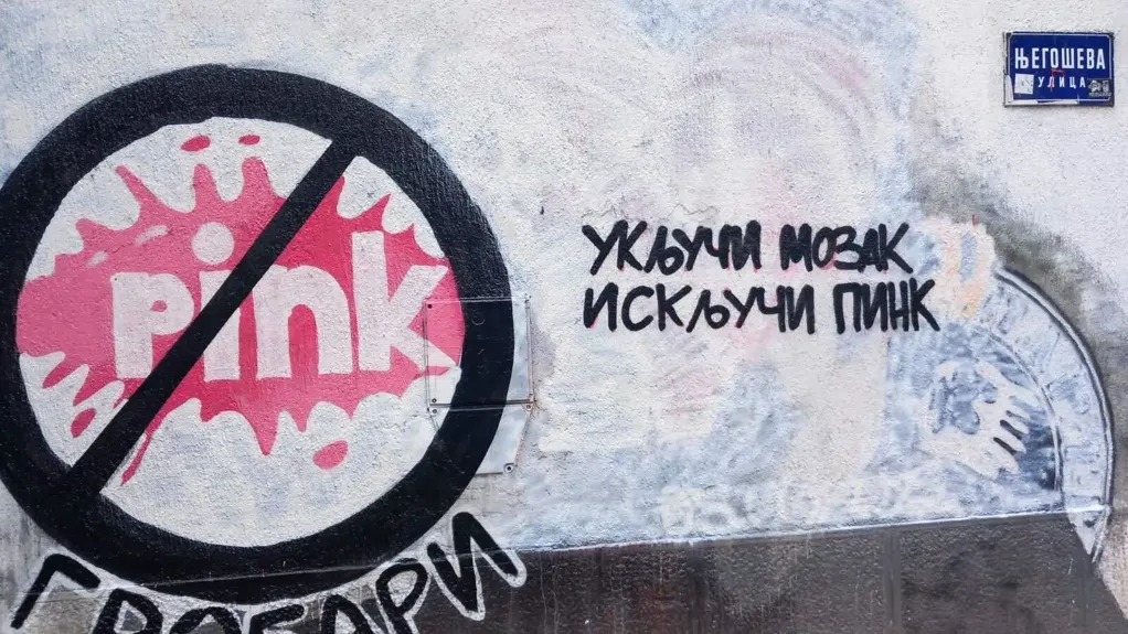 Pretnje poslaniku Miketiću jer je prekrečio mural Ratka Mladića