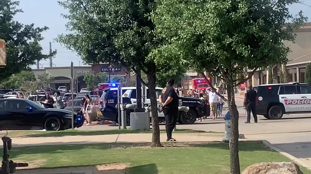 Najmanje 8 ljudi ubio nastradalo u pucnjavi u tržnom centru u Teksasu