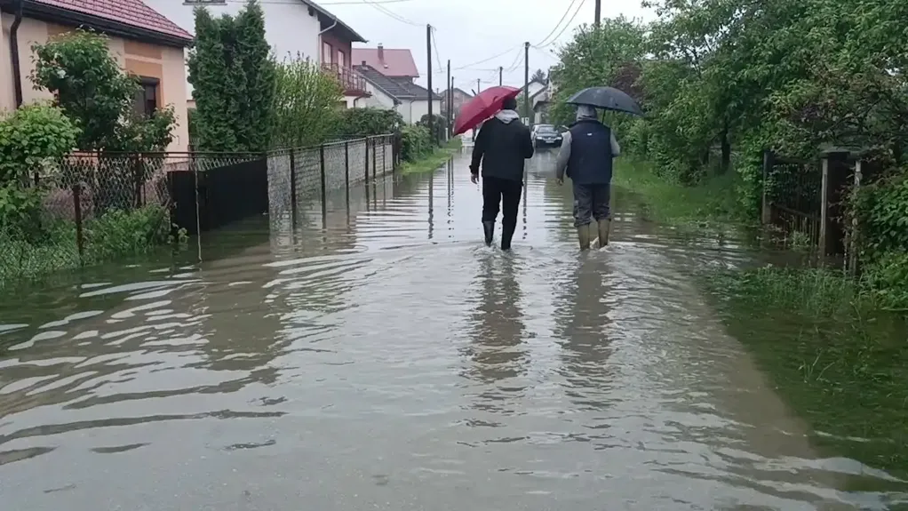 Zbog poplava teška situacija u Krajini, najkritičnije u Bihaću, Bosanskoj Krupi i Novom Gradu