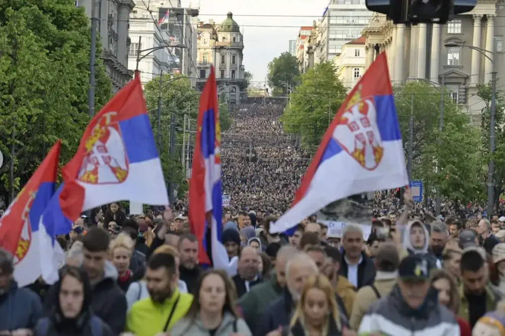 Slika sa protesta u Beogradu, upravo blokirana Gazela