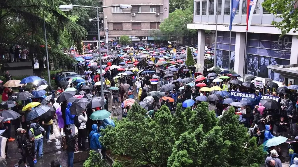 Veselinović: Današnji protest još masovniji, potreba za korenitim promenama u društvu velika